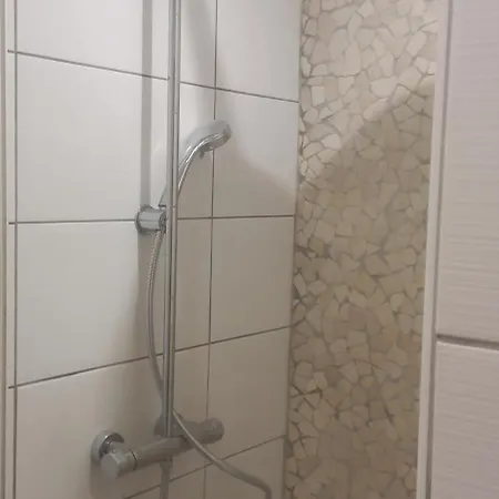 Vakantiehuis Maison Au Calme Avec Jardin Et Grande Terrasse *